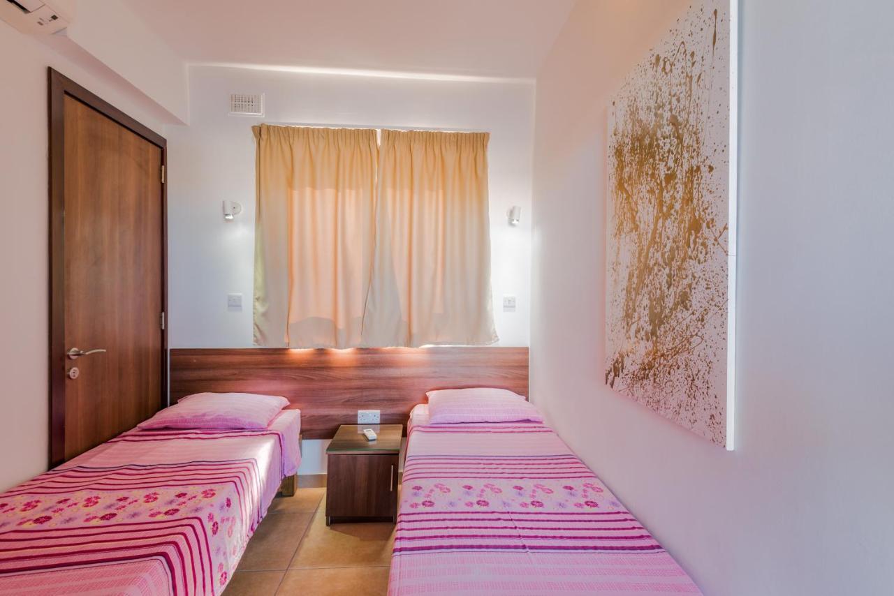 Apartamento Blue Harbour Seafront Penthouse With Large Terrace With Panoramic Sea Views - By Getawaysmalta Bahía de San Pablo Exterior foto